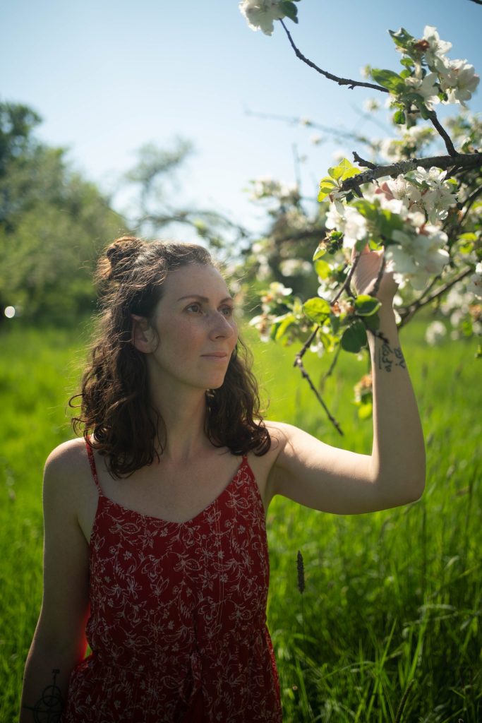 Émilie Siffermann en pleine nature à Strasbourg